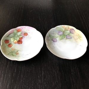 Set of 2 J & C Louise Antique Fruit Plates